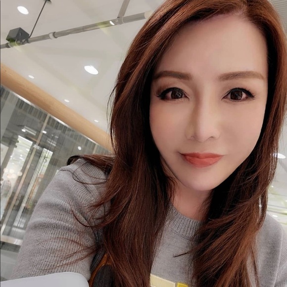 Meet your Posher, Lisa - Picture 1 of 1